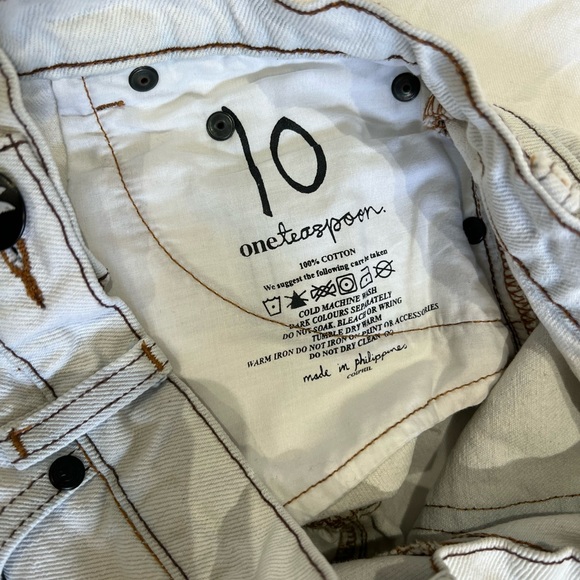 One tea spoon AUS 10/ US 4 shorts - Picture 3 of 3